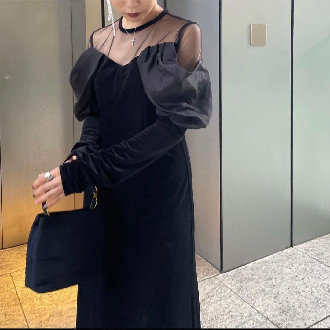 スーツ・フォーマル・ドレス UND VELOUR OFF SHOULDER DRESS