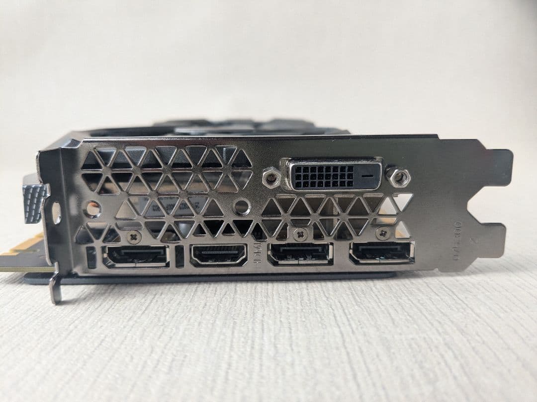 ZOTAC GeForce GTX 1070 AMP Edition グラボ