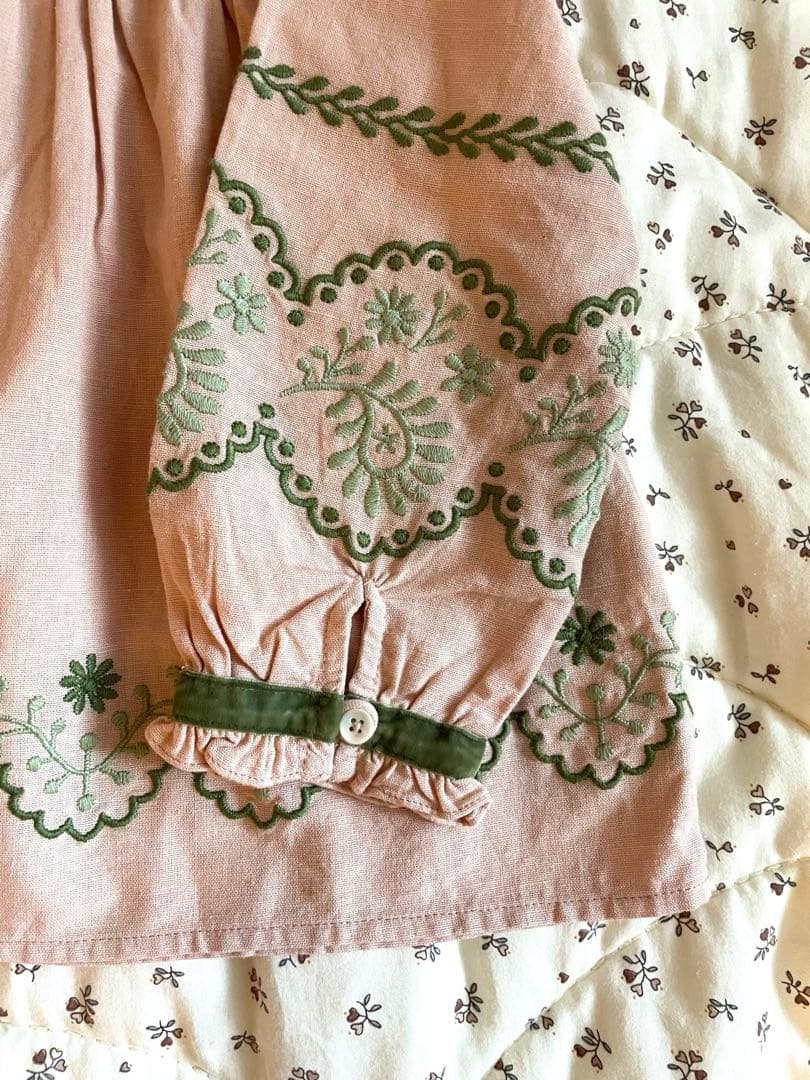 M1ck　apolina アポリナ　ピンク 緑刺繍 フリル襟 長袖ブラウス