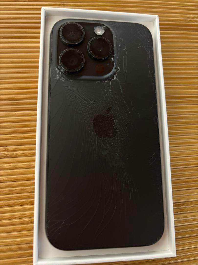 アナス　iPhone15pro 512GB 中古品