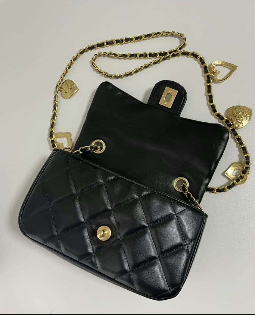 シャネル ノベルティ ハートチェーン ショルダーバッグ