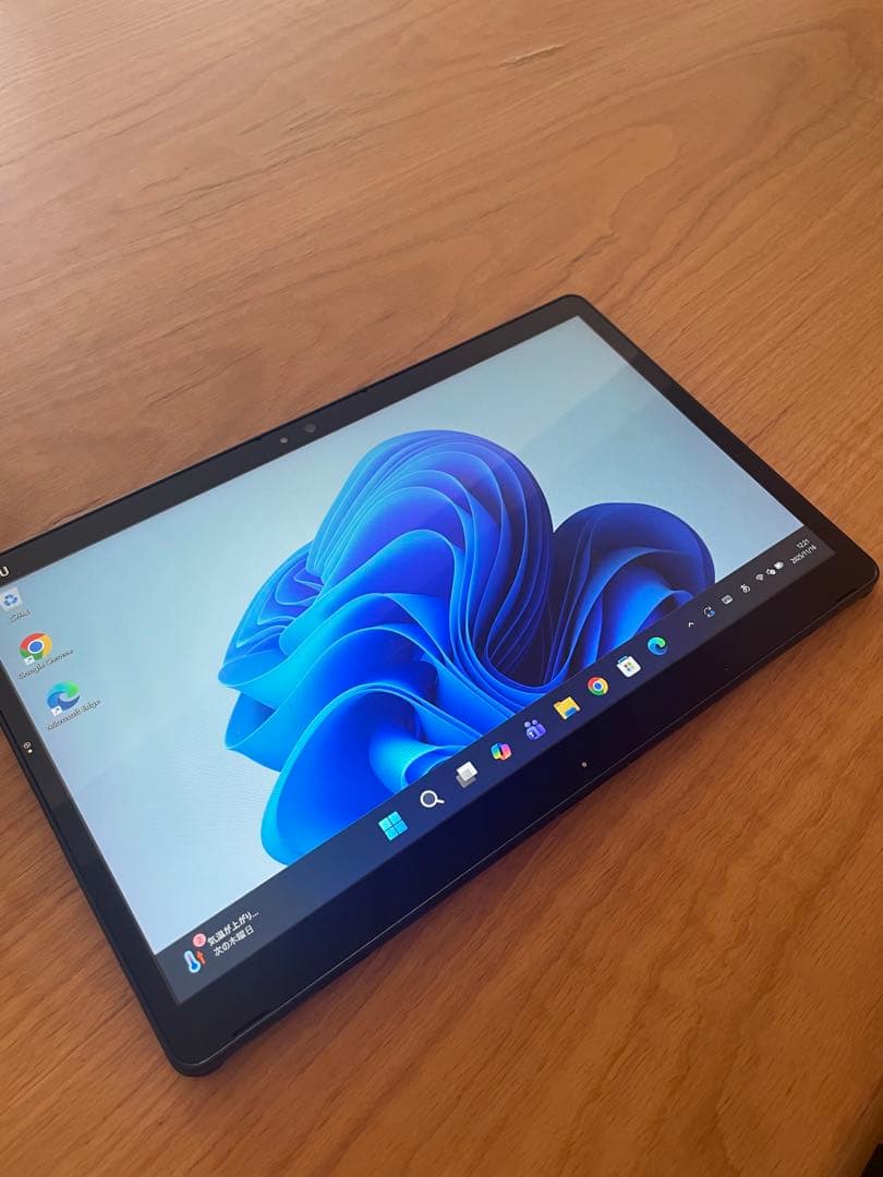 富士通 ARROWS Tab Q738[8世代/Core i5 13.3インチ