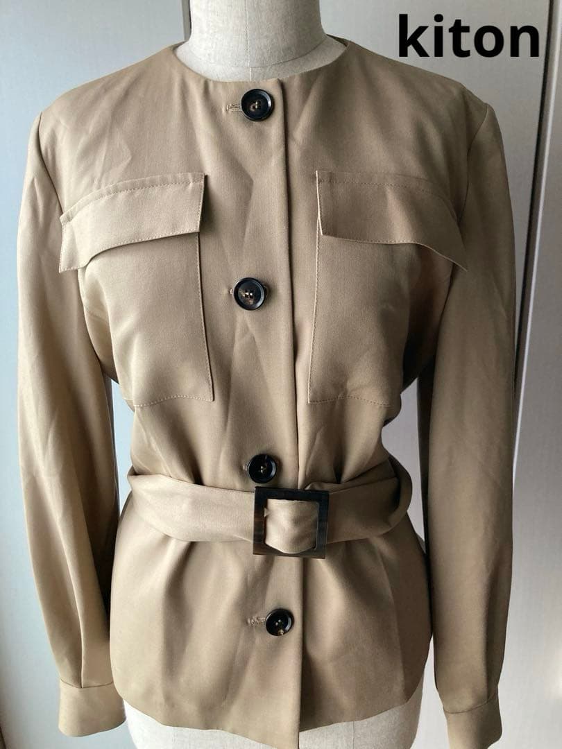 Kiton キートン　ノーカラー　ジャケット　ベージュ　ベルト付き　ウール