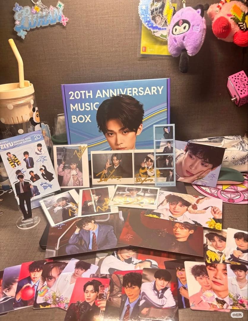 梓渝 QQ MUSIC 20th x 4 セット(4箱)