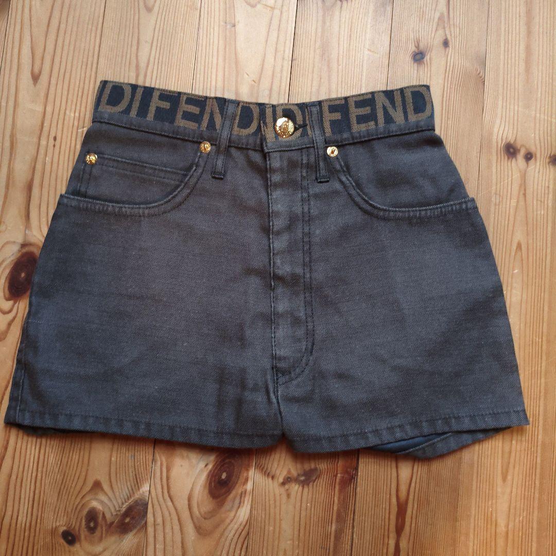FENDI ブラウンショートパンツ
