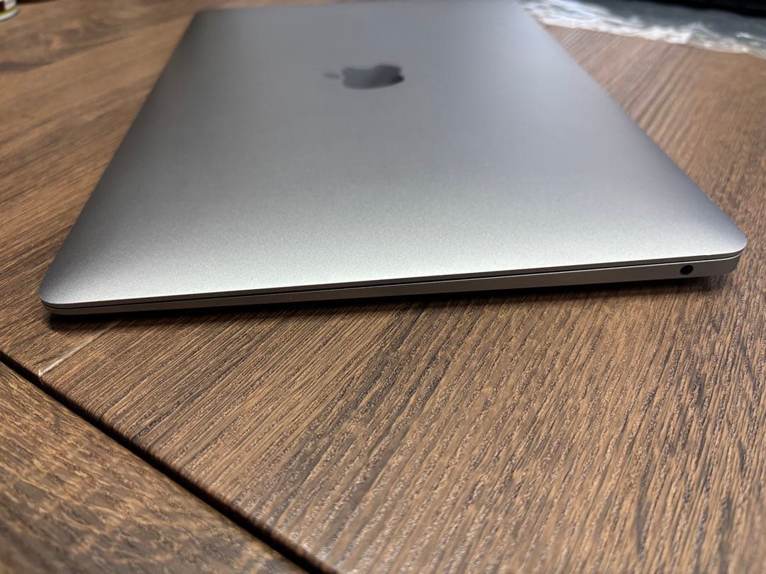 Apple M1チップ搭載13インチMacBook Air