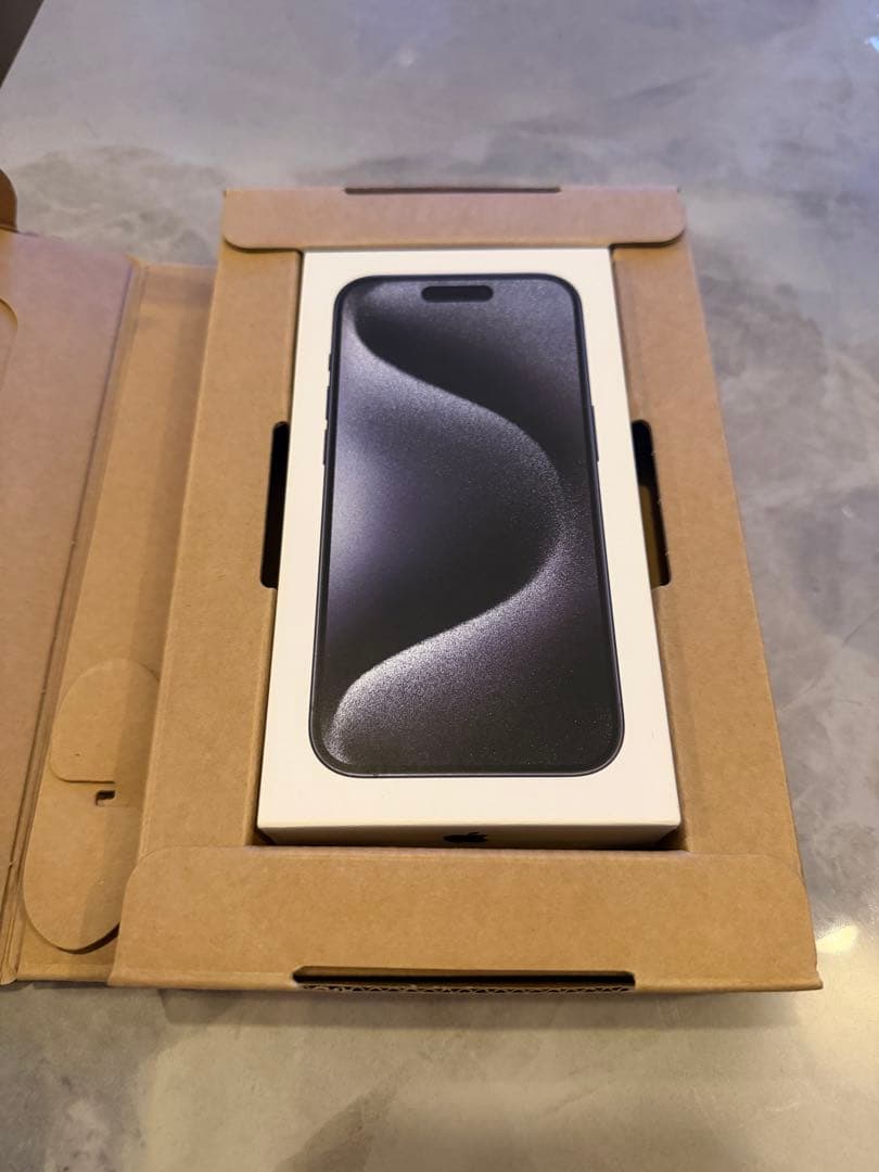 Apple iPhone 15 Pro 256GB ブルーチタニウム 本体