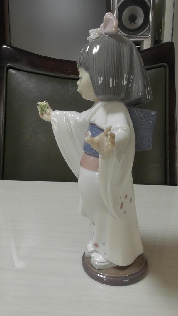 まりも　LLADRO　リヤドロ　【花を見つめる少女】　リアドロ 　L460