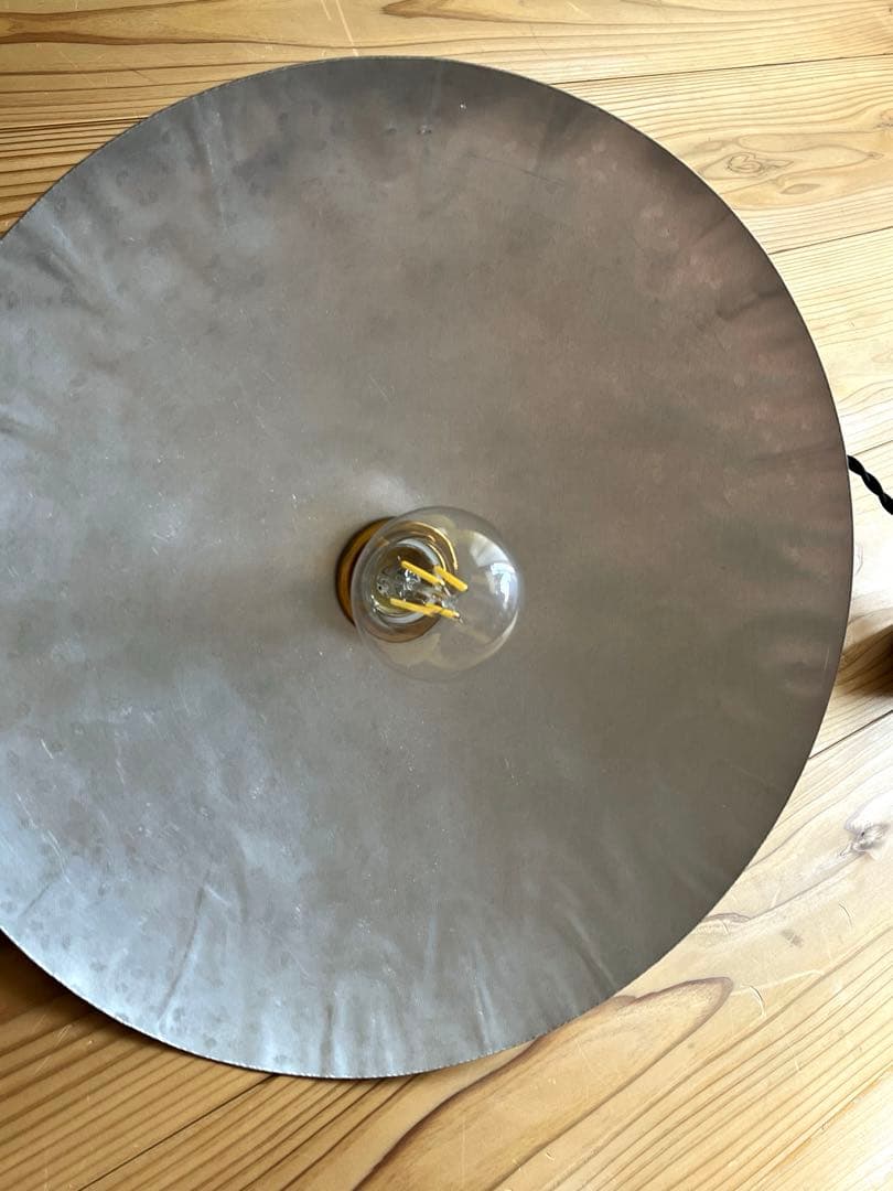 鎚目模様のシェードランプ E26 アルミ、真鍮シーリングカップ付 toolbox