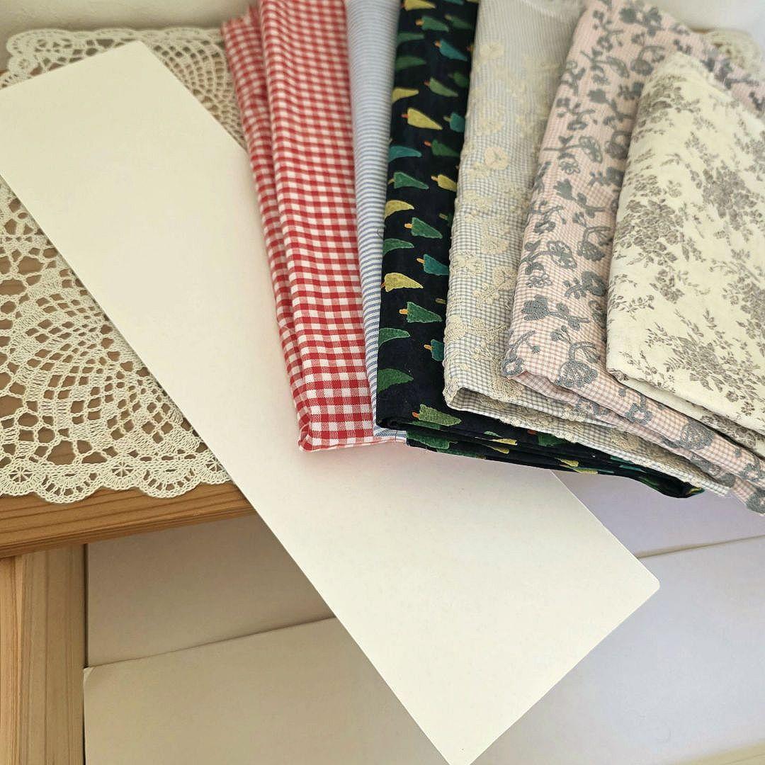 脚付ガラス 引出しのチェスト 国産天然木無垢材