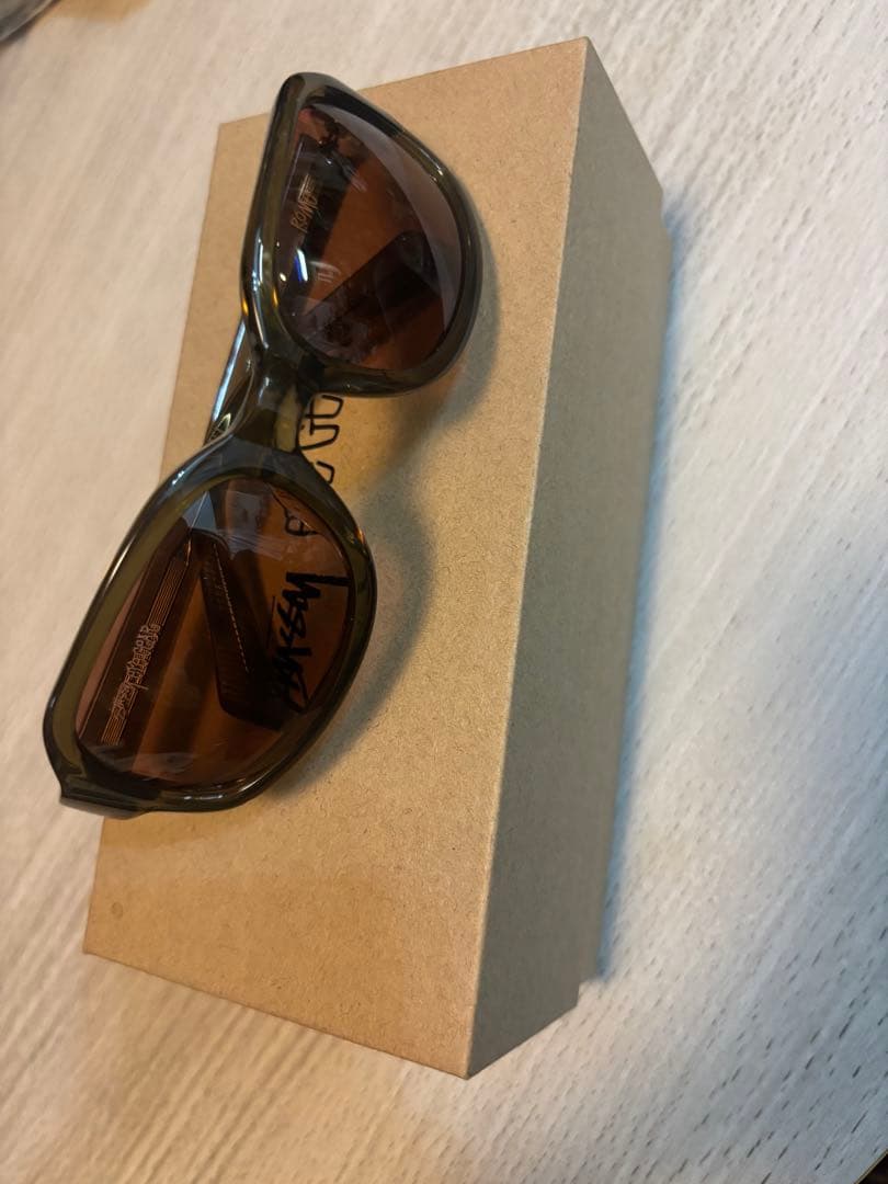 Stussy サングラス　2025