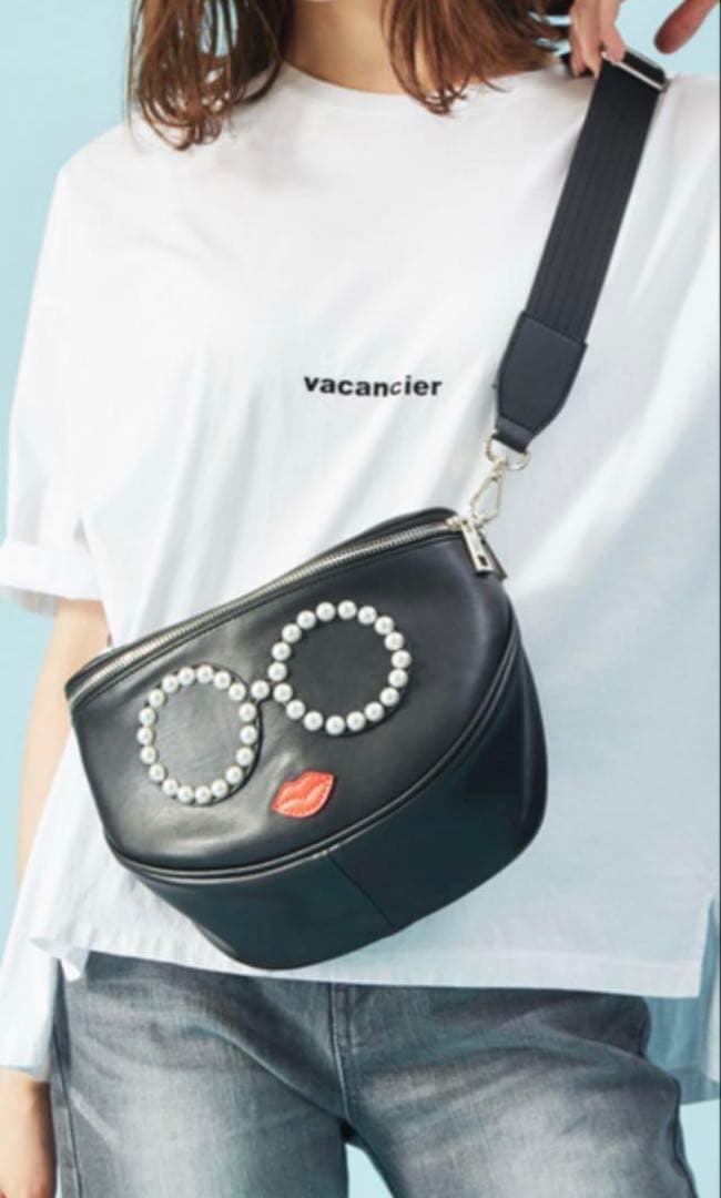 【タグ付き】新品　アジョリーショルダーバッグ ボディバッグ