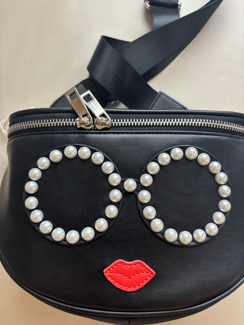 【タグ付き】新品　アジョリーショルダーバッグ ボディバッグ