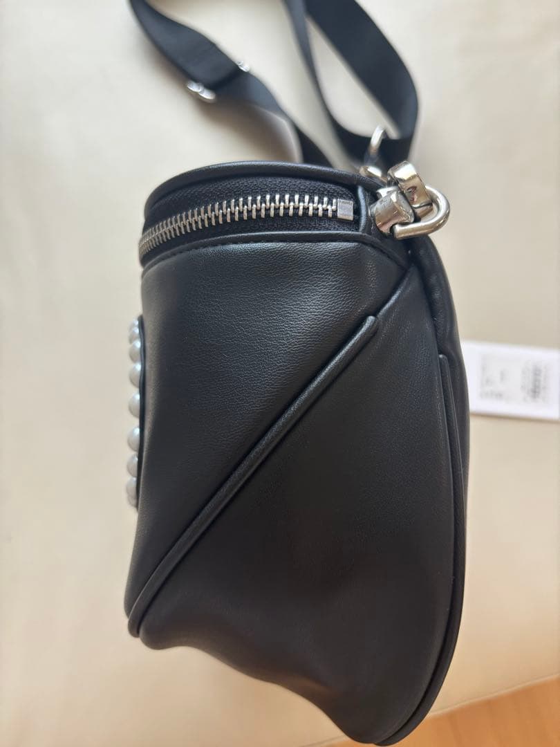 【タグ付き】新品　アジョリーショルダーバッグ ボディバッグ