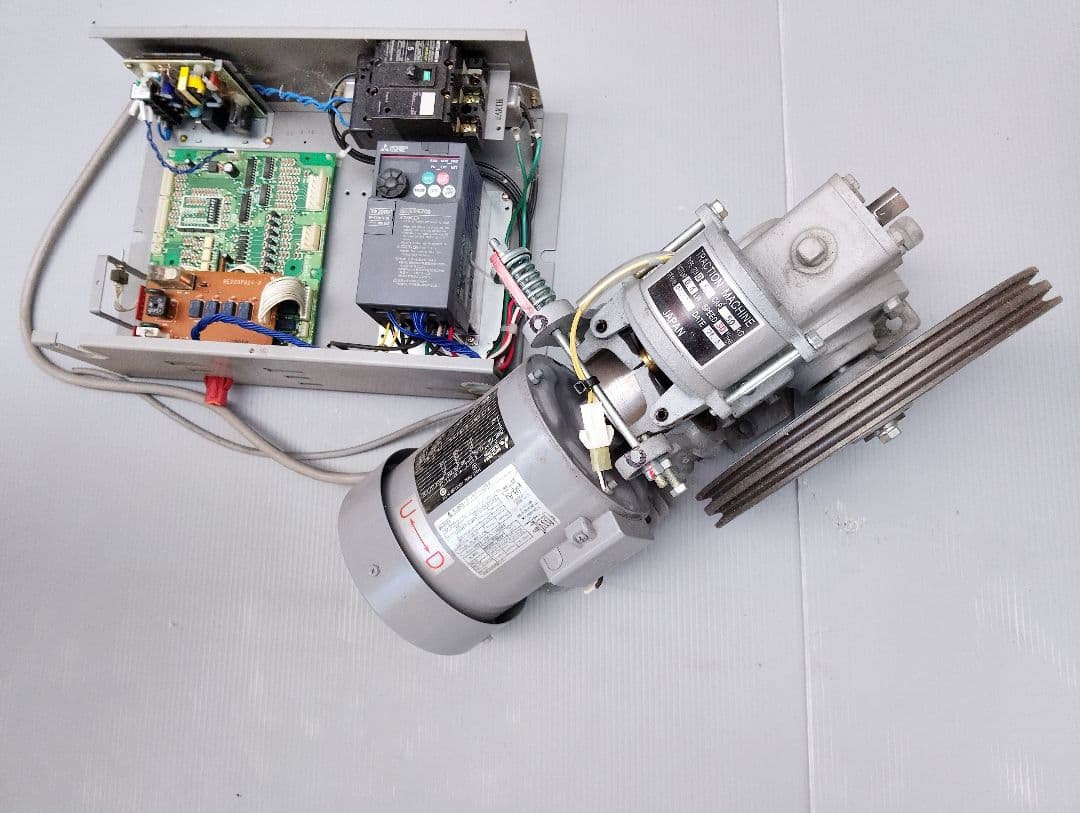 三菱電機製エレベーター用トラクションマシン(あ44)