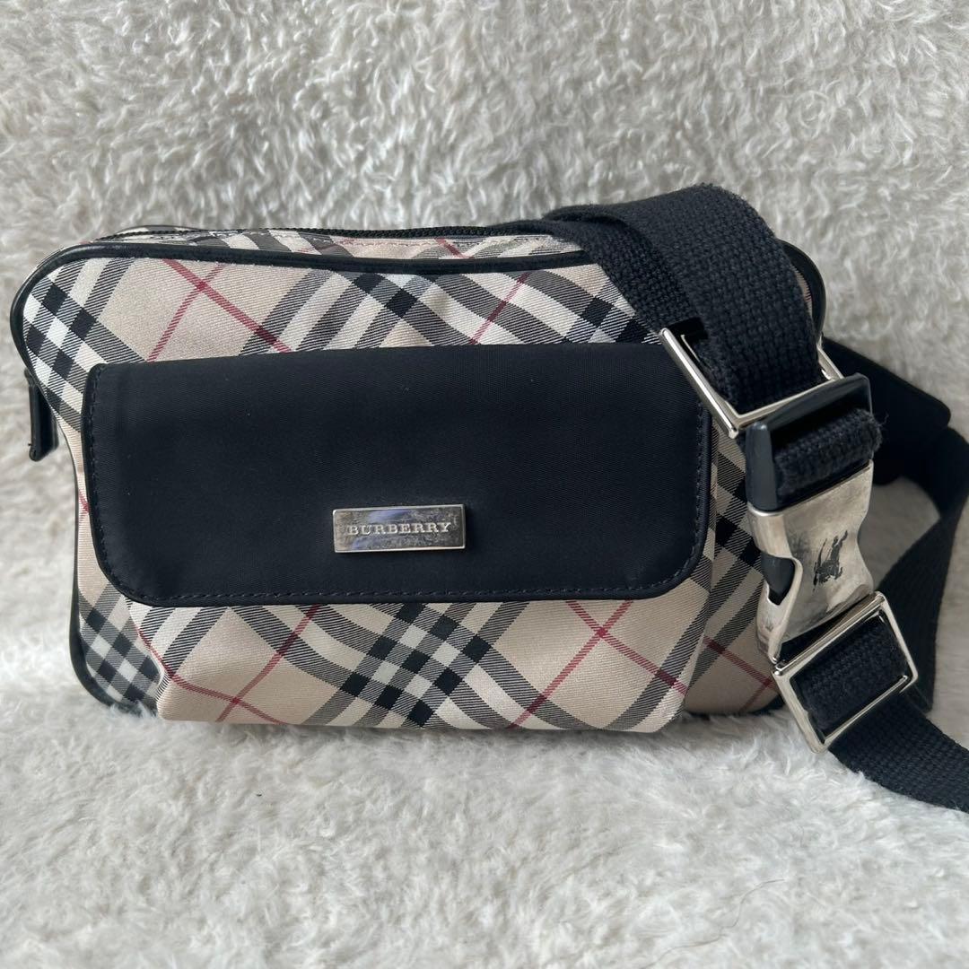 希少✨バーバリー ノバチェック ボディバッグ ショルダーバッグ ロゴプレート