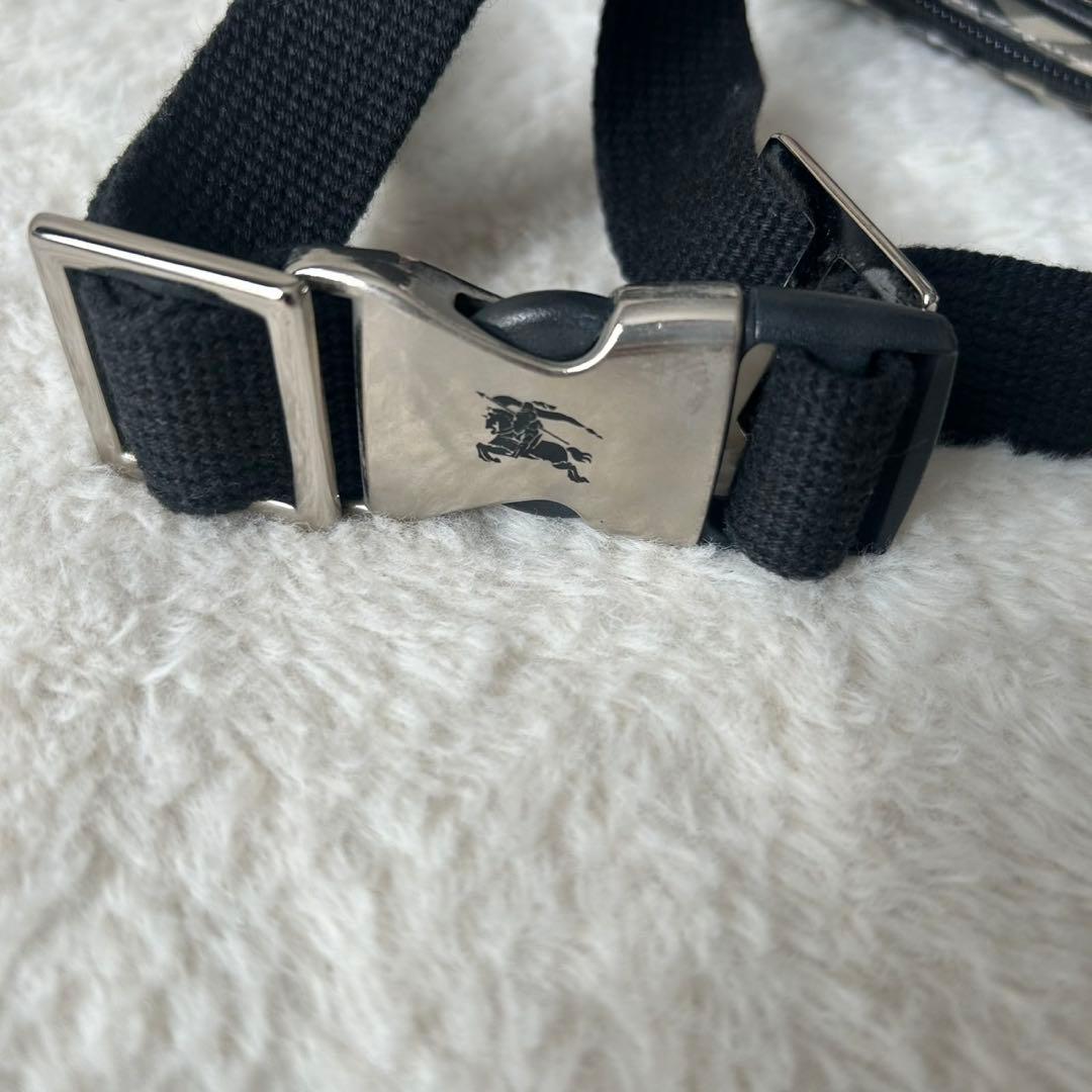 希少✨バーバリー ノバチェック ボディバッグ ショルダーバッグ ロゴプレート