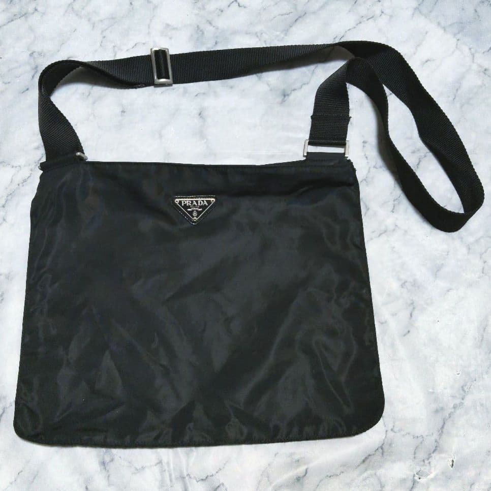 PRADA ナイロン サコッシュ ショルダーバッグ