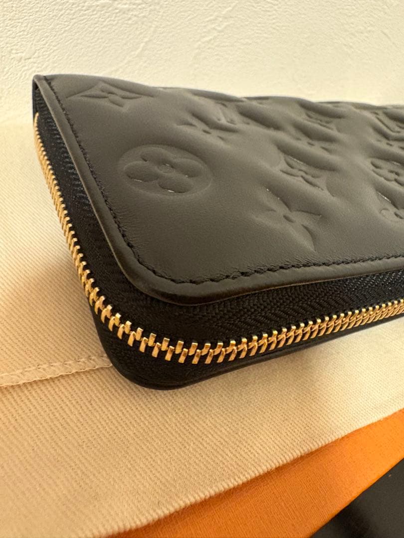 ルイヴィトン　クッサン　ジッピーウォレト