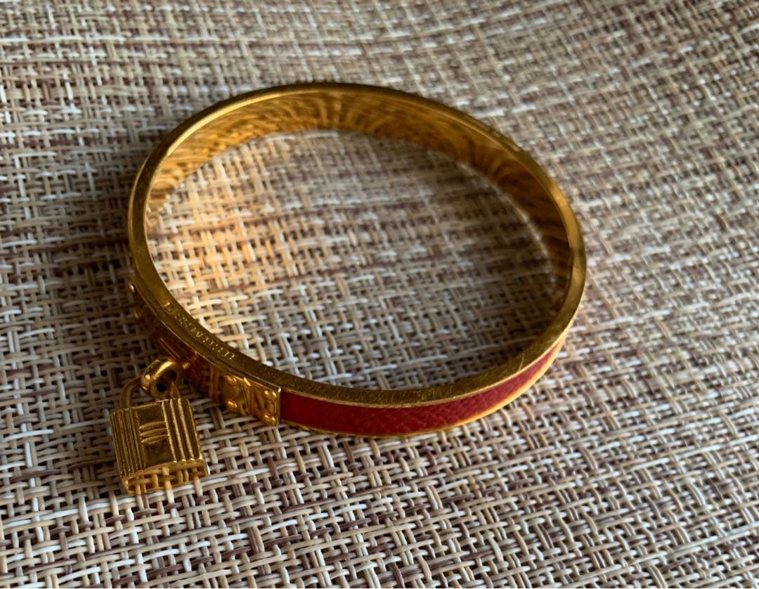 HERMESエルメス ケリーバングル カデナ バングル 金メッキ×リザード 赤