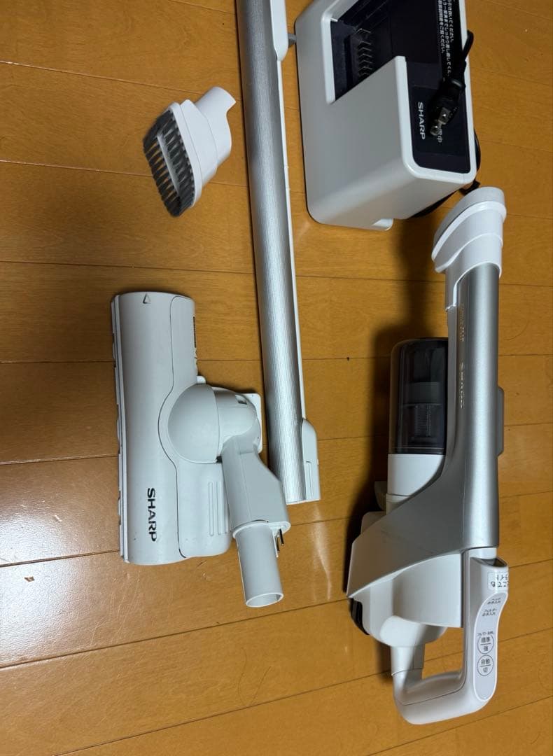 期間限定最終値下げシャープ コードレス掃除機　ラクティブエア EC-AR10