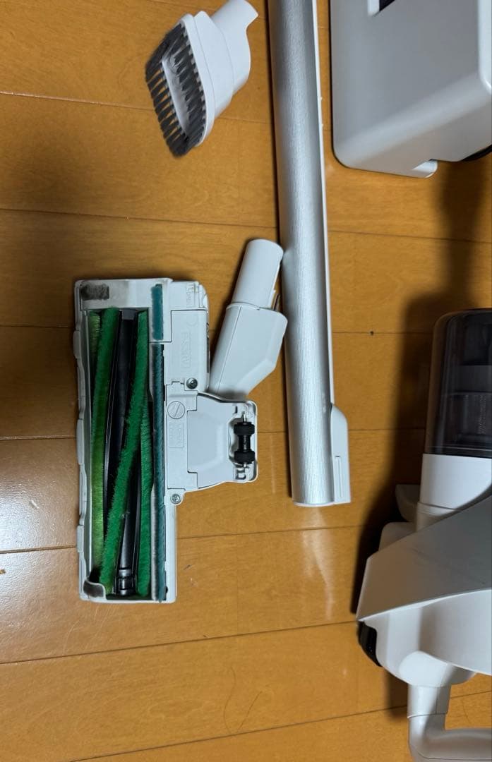 期間限定最終値下げシャープ コードレス掃除機　ラクティブエア EC-AR10