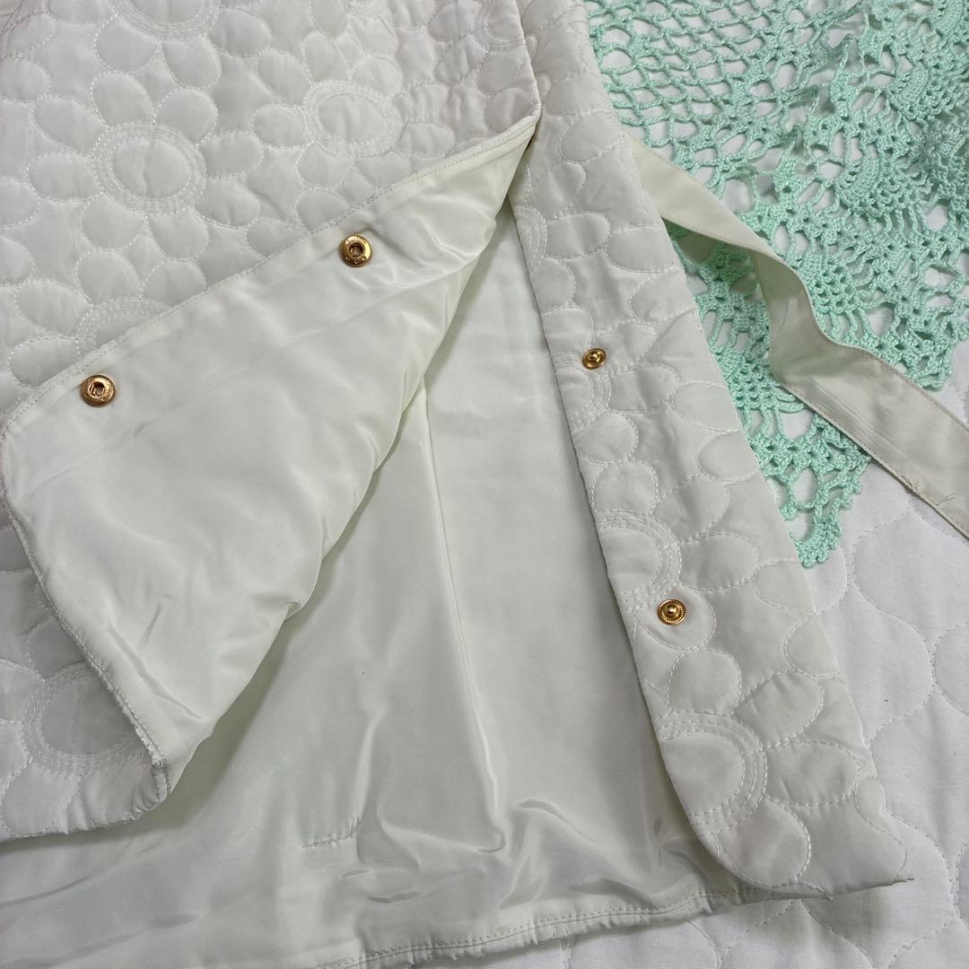 スーパービューティー☆44☆新品タグ付き　フード付きお花型キルティングロングジレ