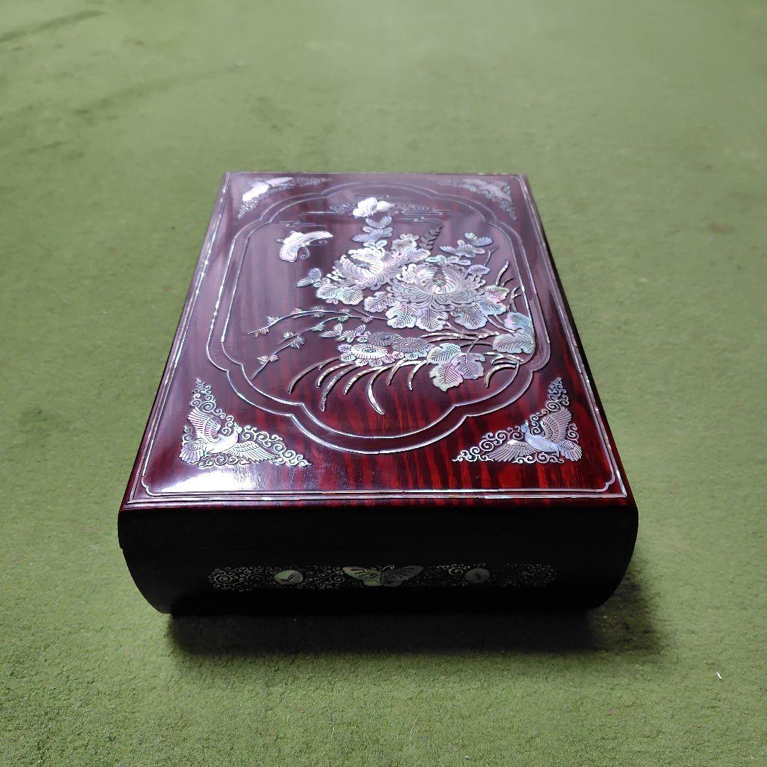 花鳥(蝶)の螺鈿細工　木製 文箱