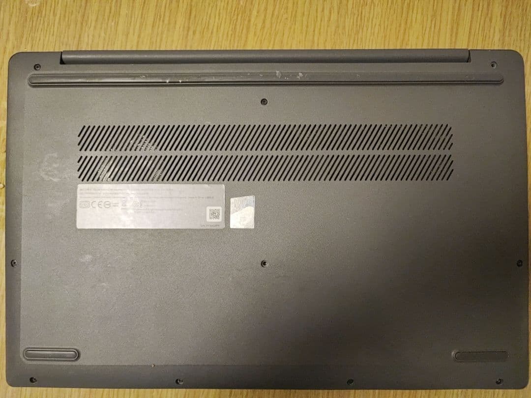 Windowsノート本体 Lenovo ideapad slim3 15AMN8