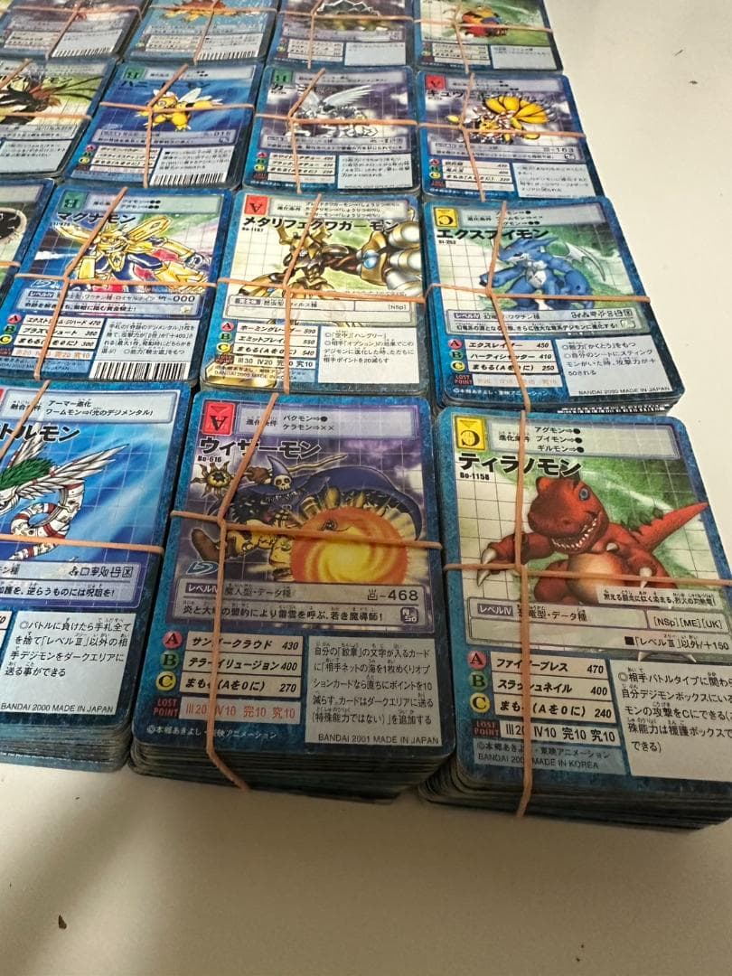 ②　旧デジモンカード　約２０００枚　デジモン