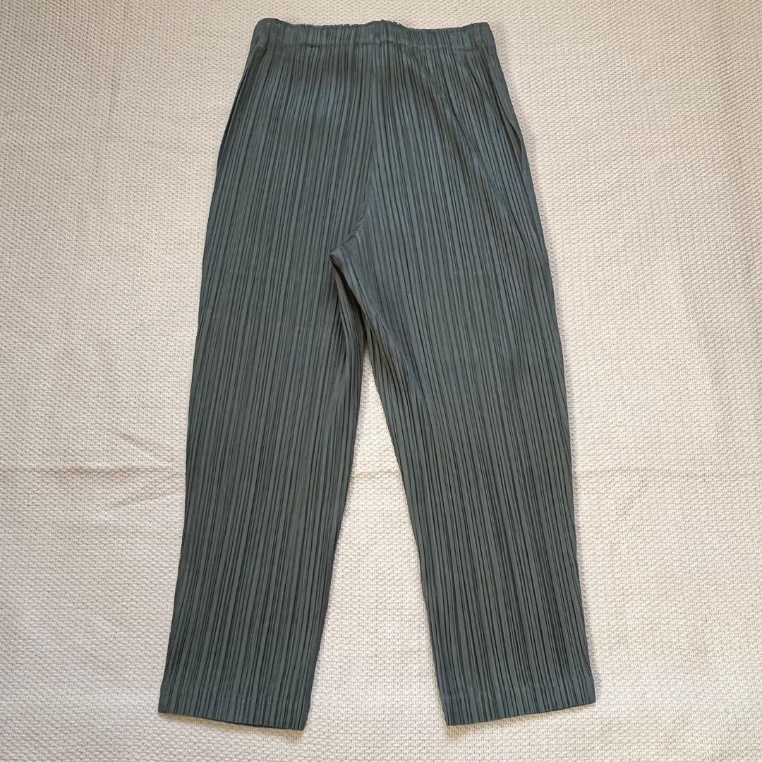 PLEATSPLEASE イッセイミヤケ クロップドパンツ　モスグリーン　2