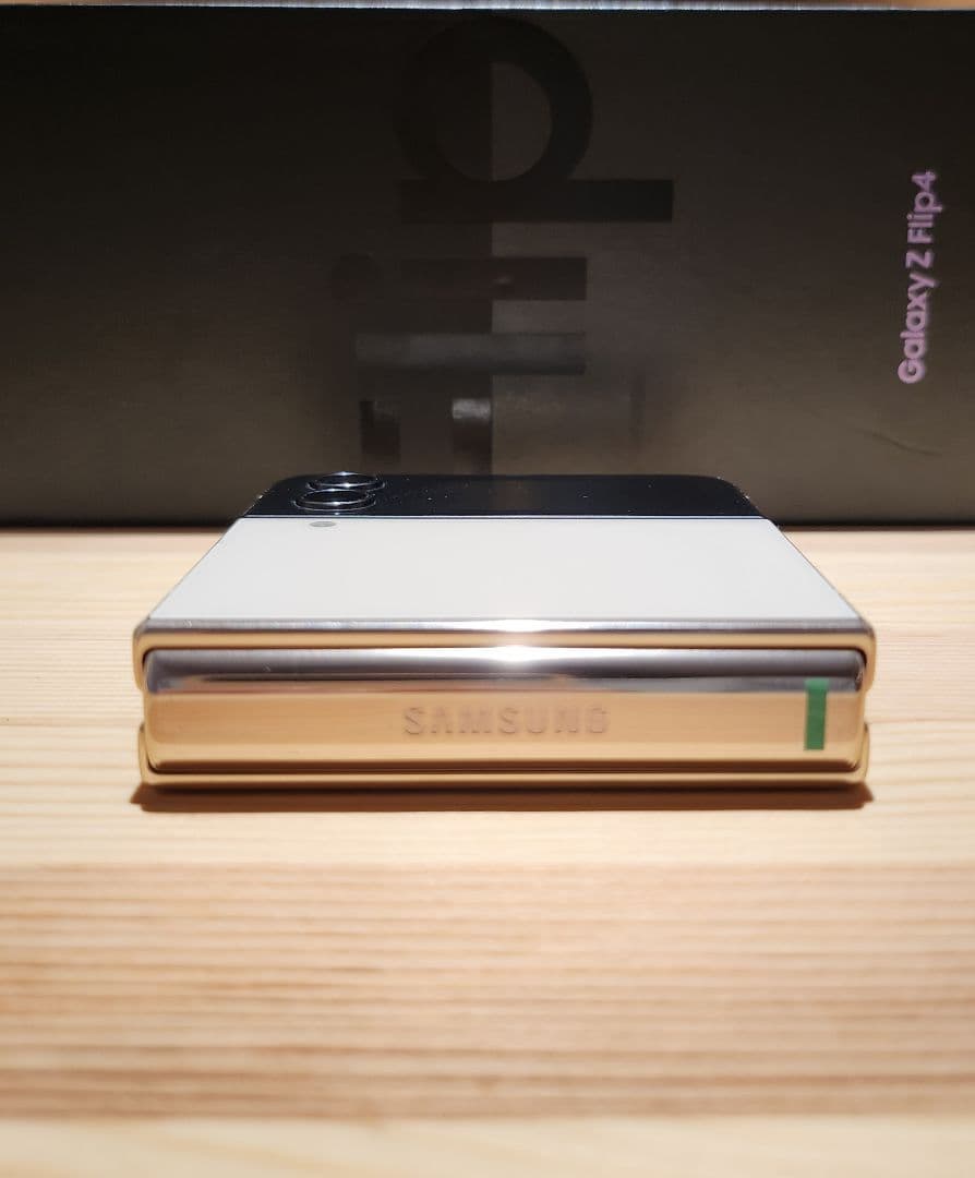 Galaxy Z Flip 4 5G 512GB SIM フリー