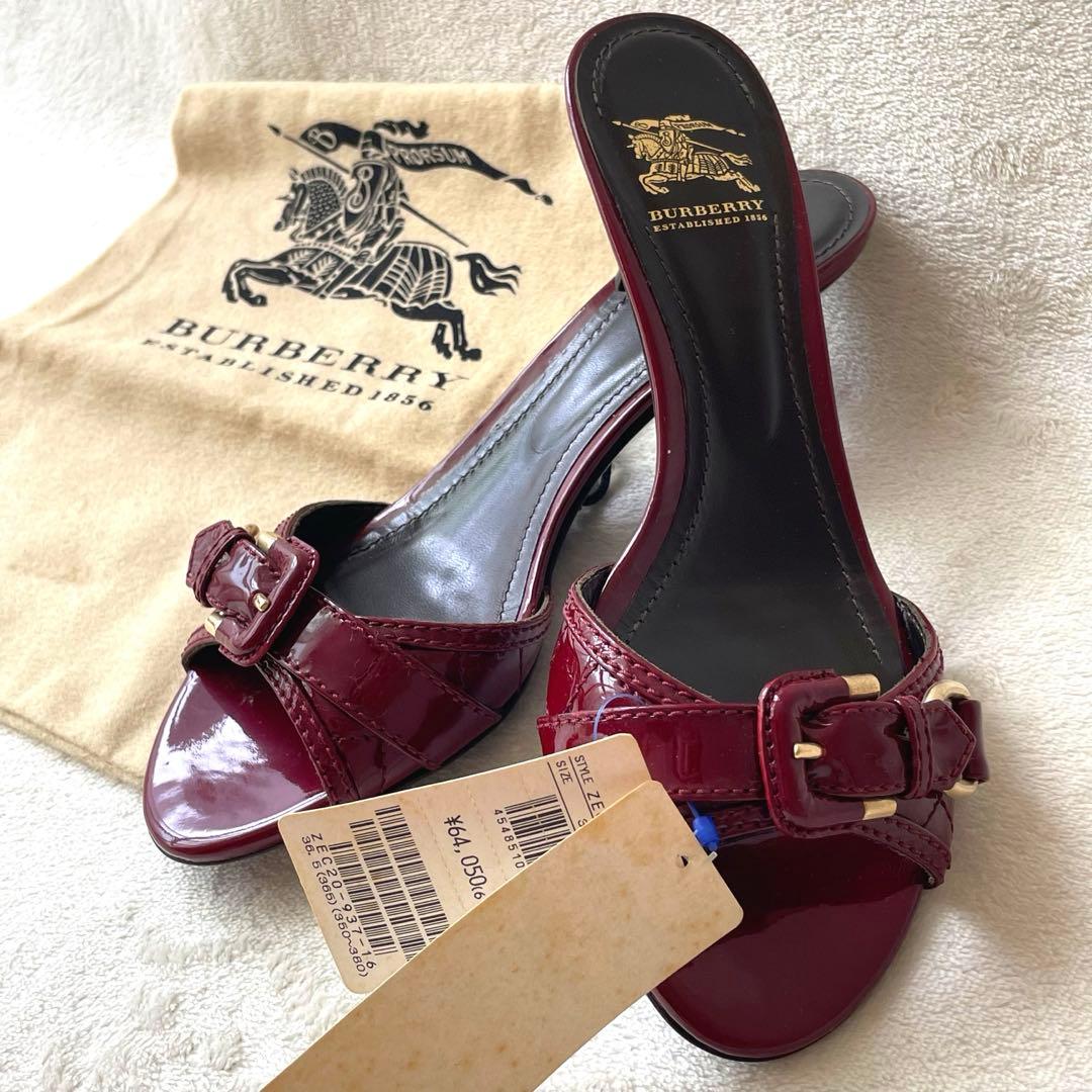 希少✨極美品バーバリー　ミュール　サンダル　36夏　ワインレッド　エナメル　金具