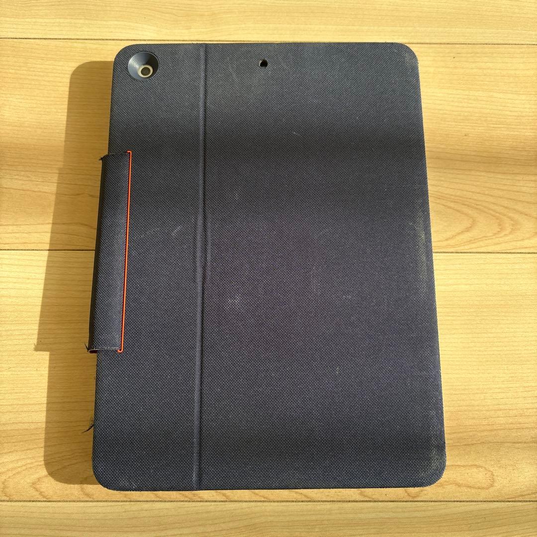 iPad（第8世代）32GB キーボードケース、充電アダプタ、コード付き