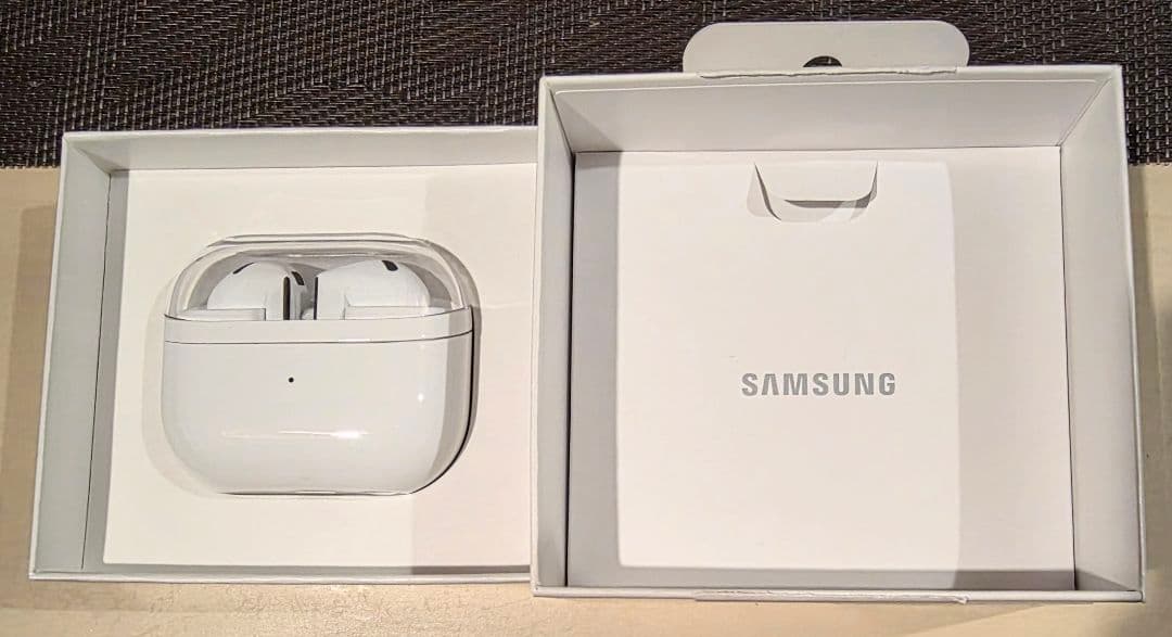 ★新品同様★【正規品】Galaxy Buds3 (SM-R530NZWAXJP)