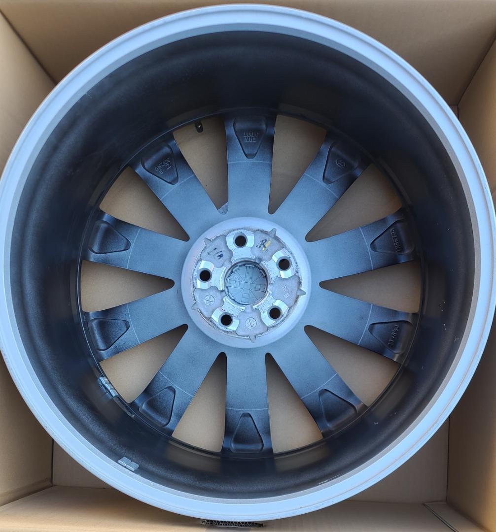 TOYOTA　クラウンスポーツ　純正アルミホイール（へっぷりボーイ）