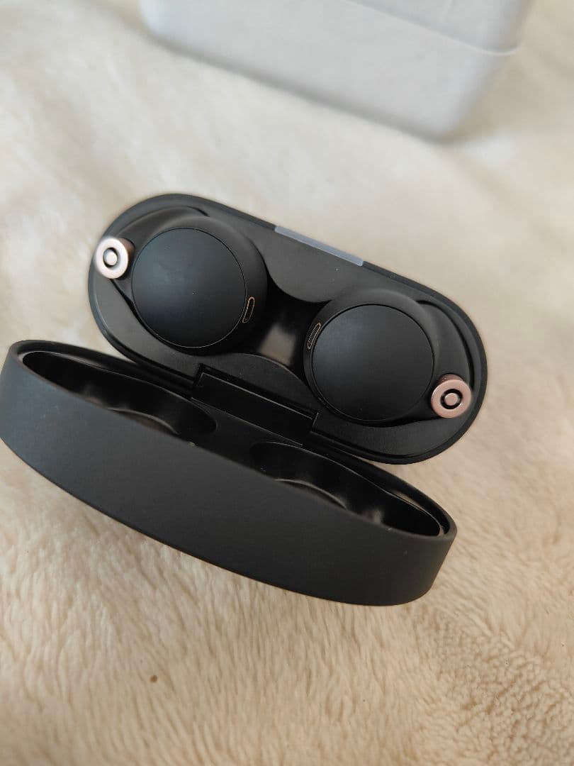 未使用　SONY WF-1000XM4 ワイヤレスイヤフォン