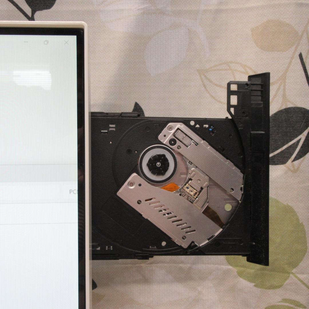 Win11公式対応8世代i5/メ16G/新品SSD/ブルーレイ/カメラ/無線