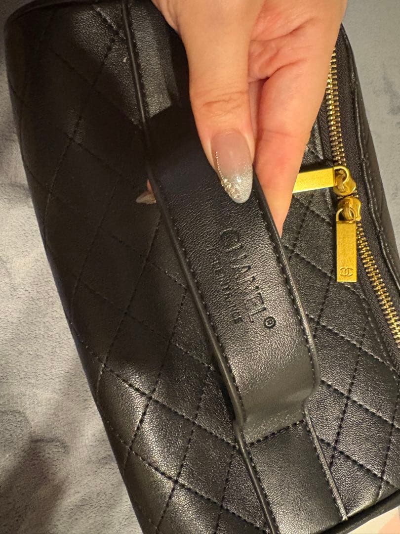 ブランド不問、リピーター様向け。中身も外側もすべて本革仕様。