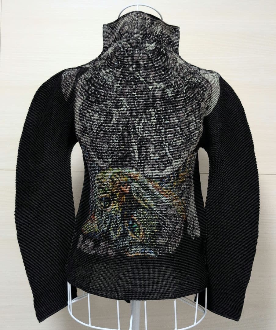 me by ISSEY MIYAKE　横尾美美　猫　中古　美品