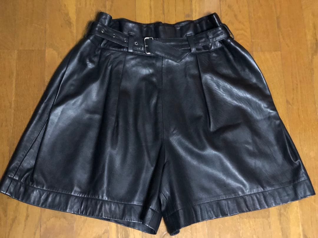 イッセイミヤケ　シープスキン　ブラックショートパンツ