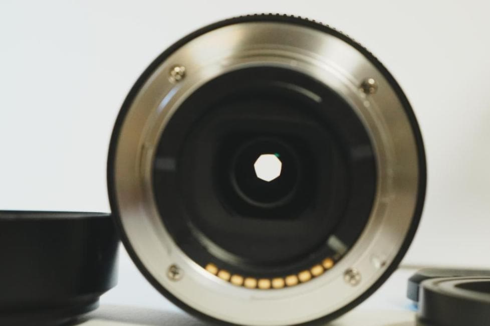 SONY FE 24mm f2.8G 広角 単焦点 レンズ