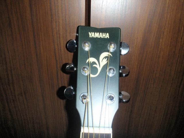 YAMAHA FG422 OBB 　程度美品　良く鳴る、ピックガード交換済み