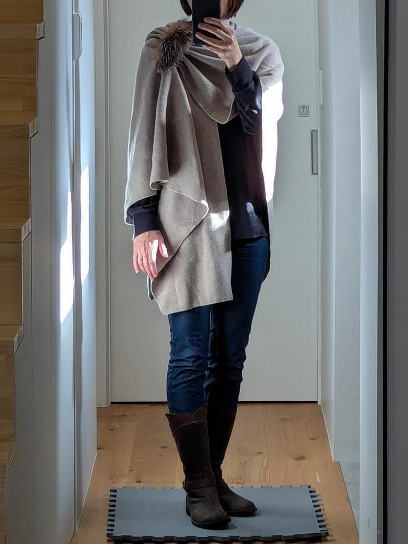 上質ウール100％ ファー付きケープ ポンチョ