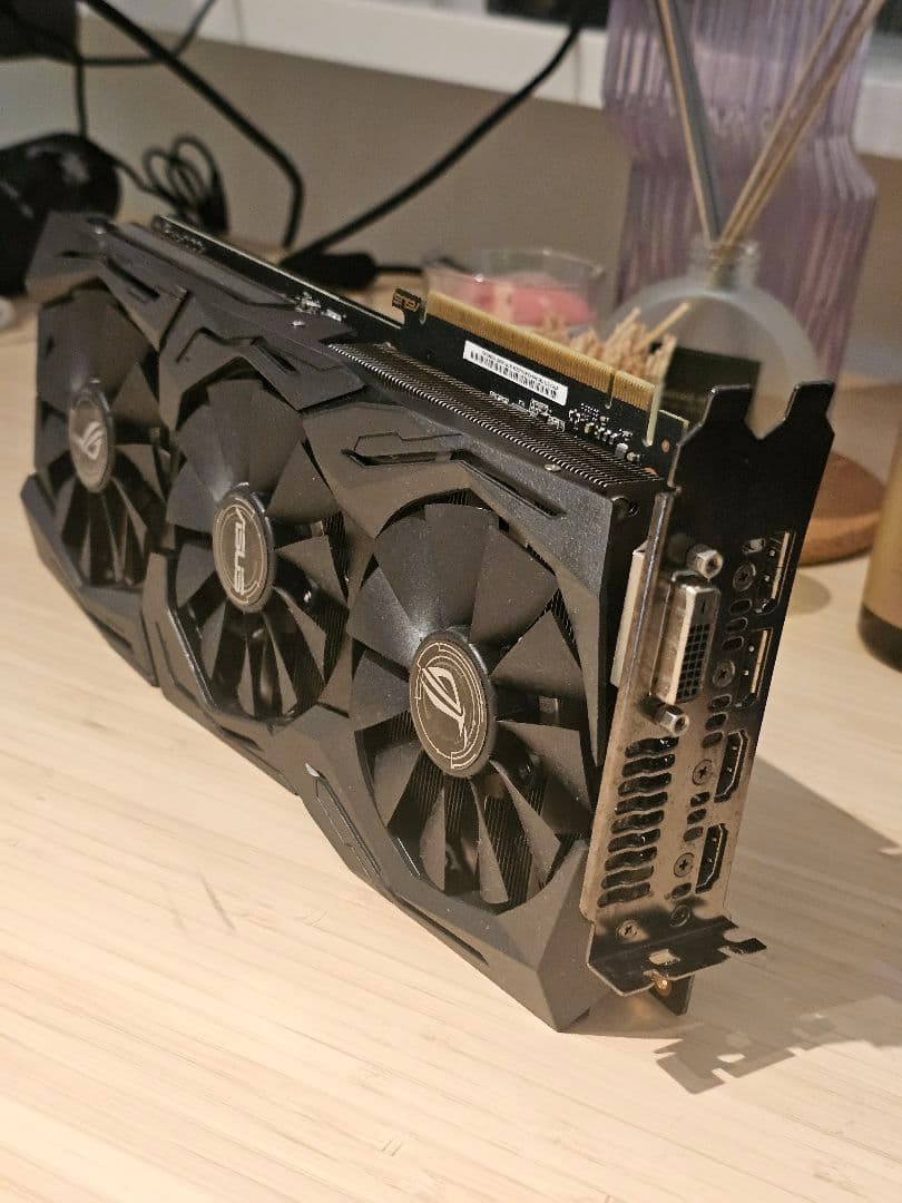 グラフィックボード・グラボ・ビデオカード ASUS STRIX GTX 1080
