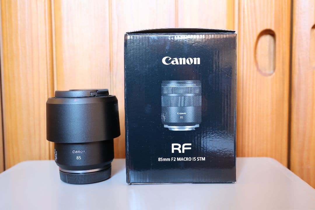 キヤノン Canon RF85mm F2 MACRO IS STM 未使用に近い
