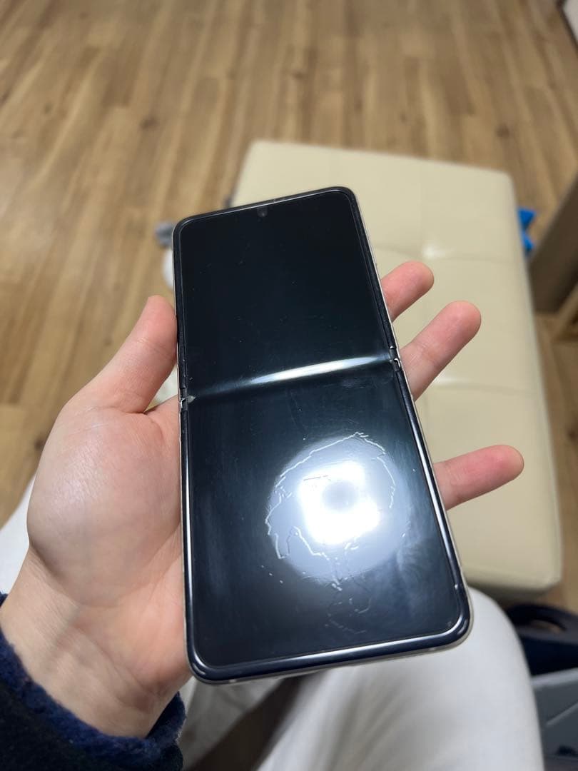 【SIMフリー】Galaxy Z Flip3 5G クリーム 128GB 本体