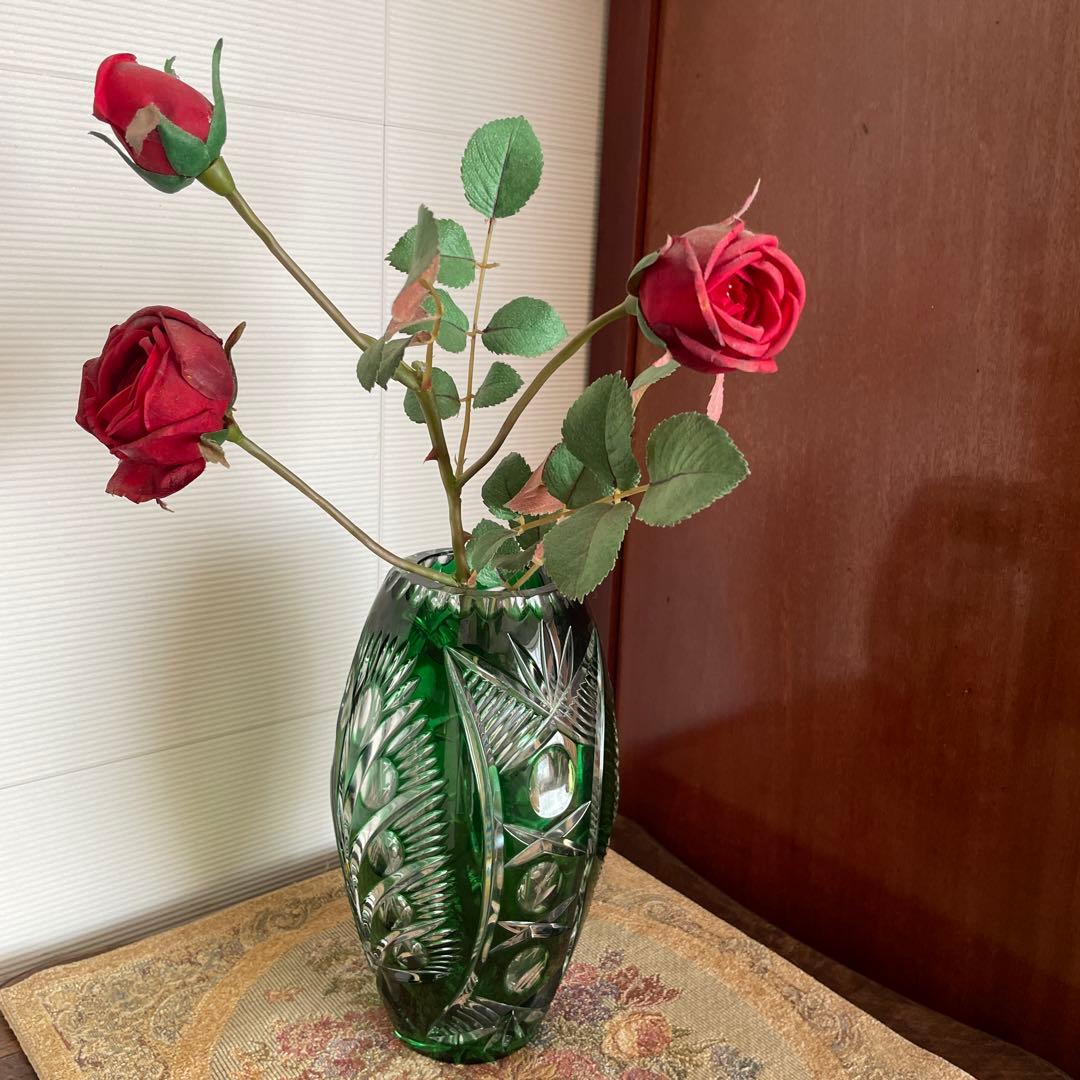 緑色 クリスタルカットガラス 花瓶 バルーン型