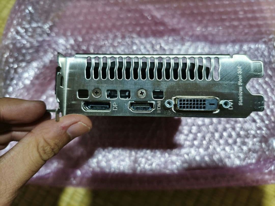 ASUS GeForce GTX 1650 4G　箱無し