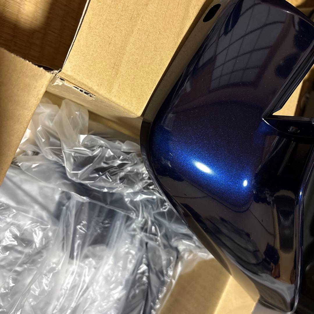 日産純正カラードマッドガード1台分　未使用　キャラバン　ダークブルー”BW5